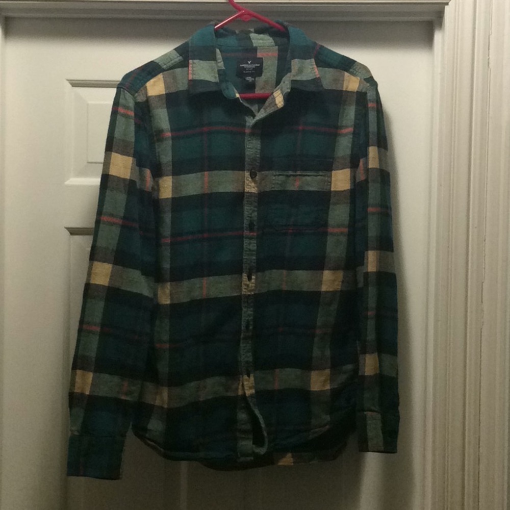 Plaude button up